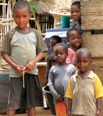 Photo: smiling children in Africa