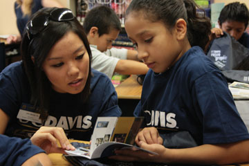 Photo: UC Davis student with Oakland fifth-grader